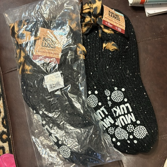 COPY - The Original MUK LUKS Women Cabin Sock W/Leopard Bows & Sequins Size S/M… - Picture 8 of 8